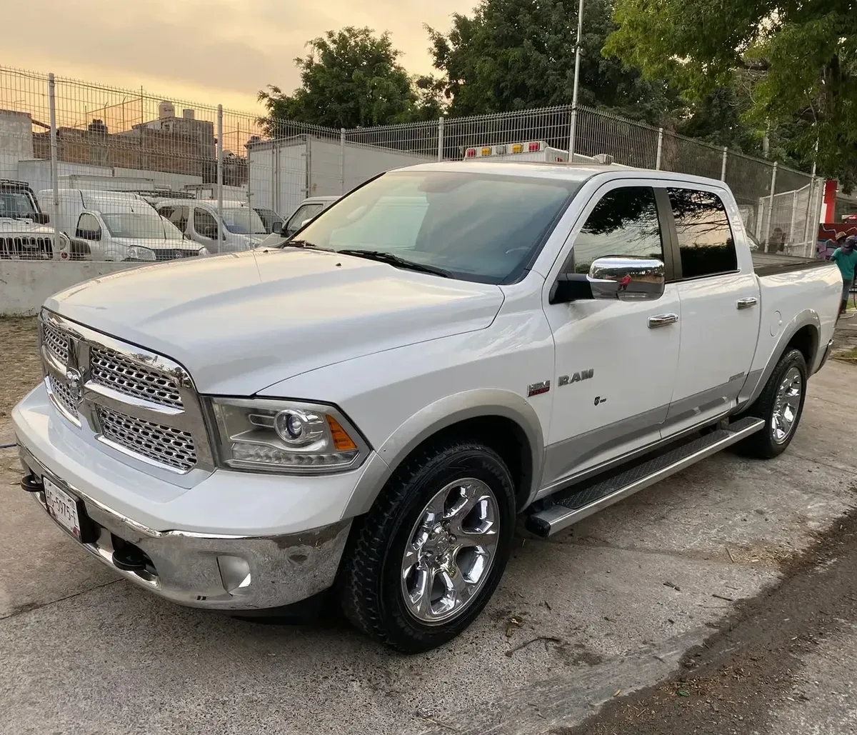 RAM Laramie 2016